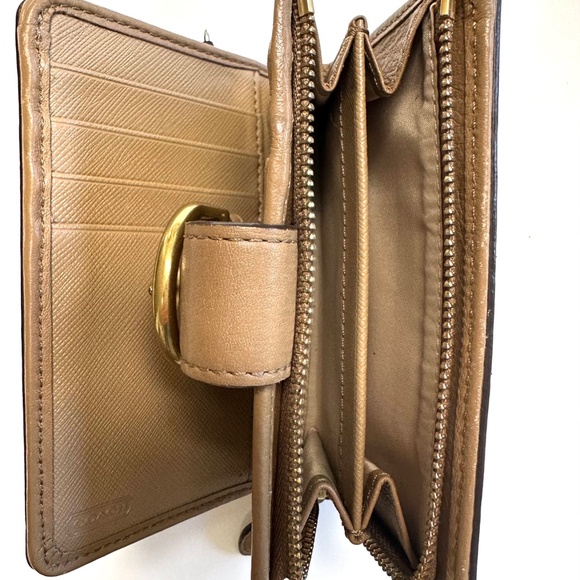 Coach Vintage Wallet - Picture 8 of 9